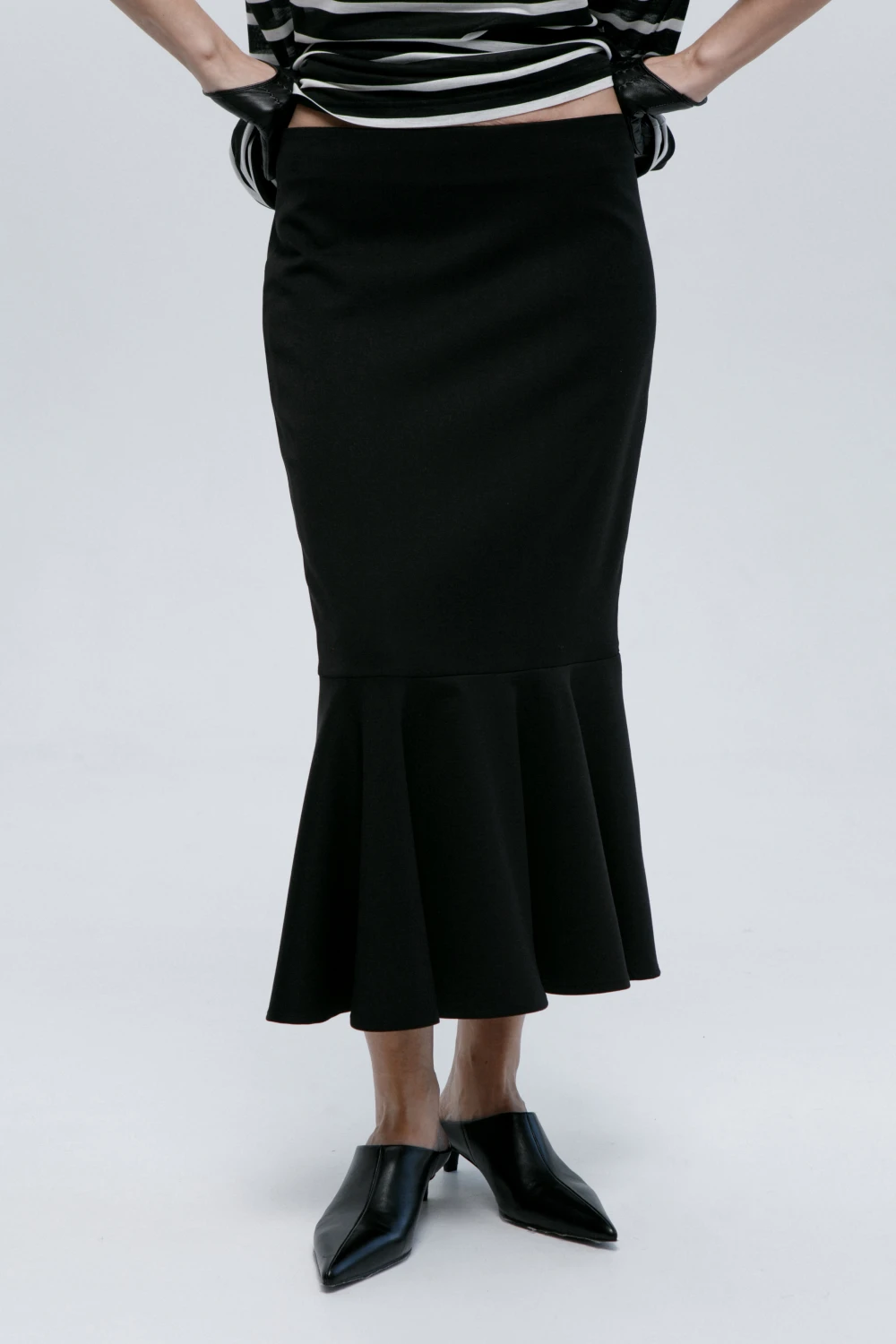 Юбка Garnec (Цвет Чёрный, Размер 44/S, Состав 58% Шерсть, 22% Вискоза, 18% Полиэстер, 2% Эластан)