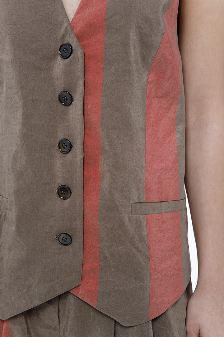 Жилет York ( Цвет Коричневый с красной полоской )