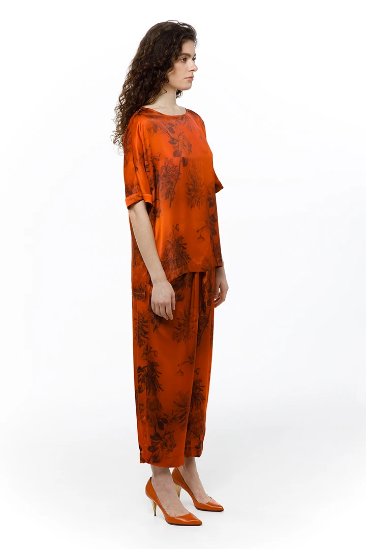 Блузка Tilda (Цвет Принт на красном, Размер 44/S, Состав 100% вискоза)