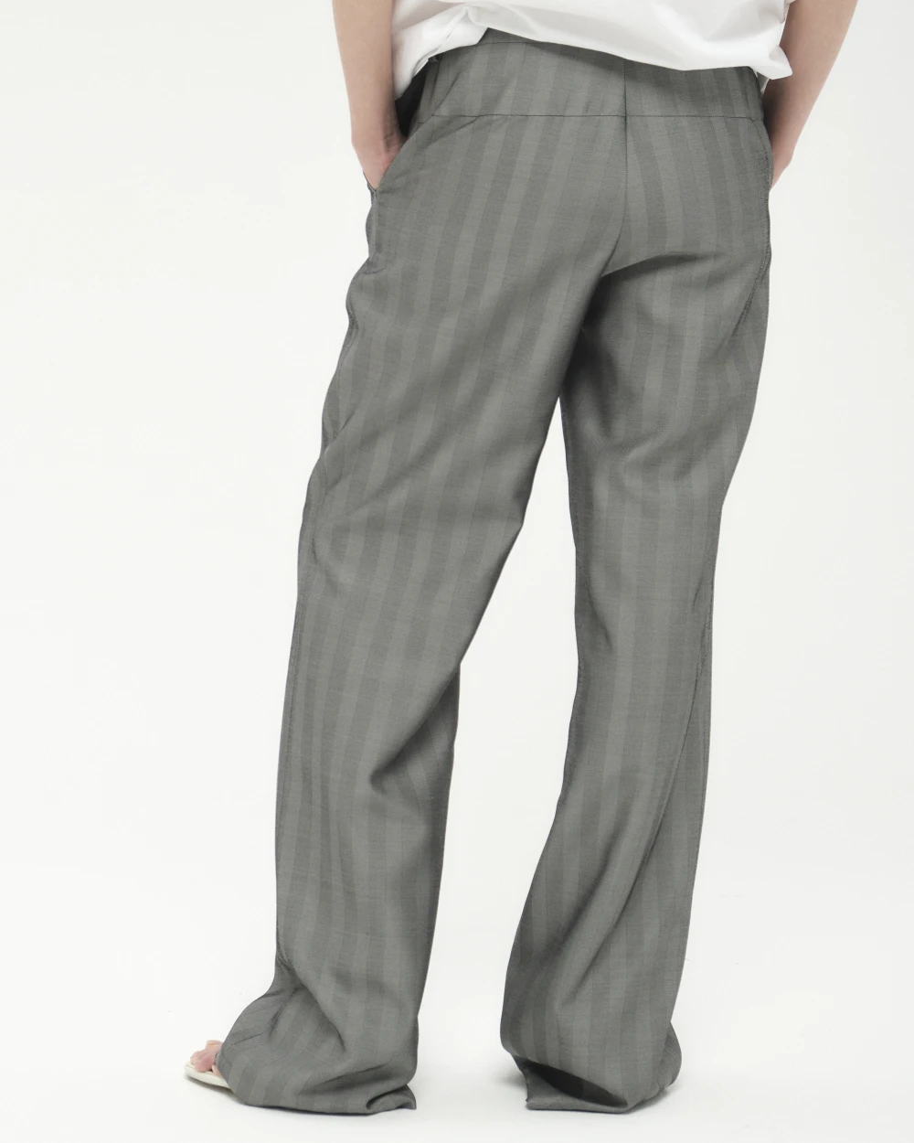 Брюки Nesta (Цвет Серебристый в полоску, Размер 48/L)