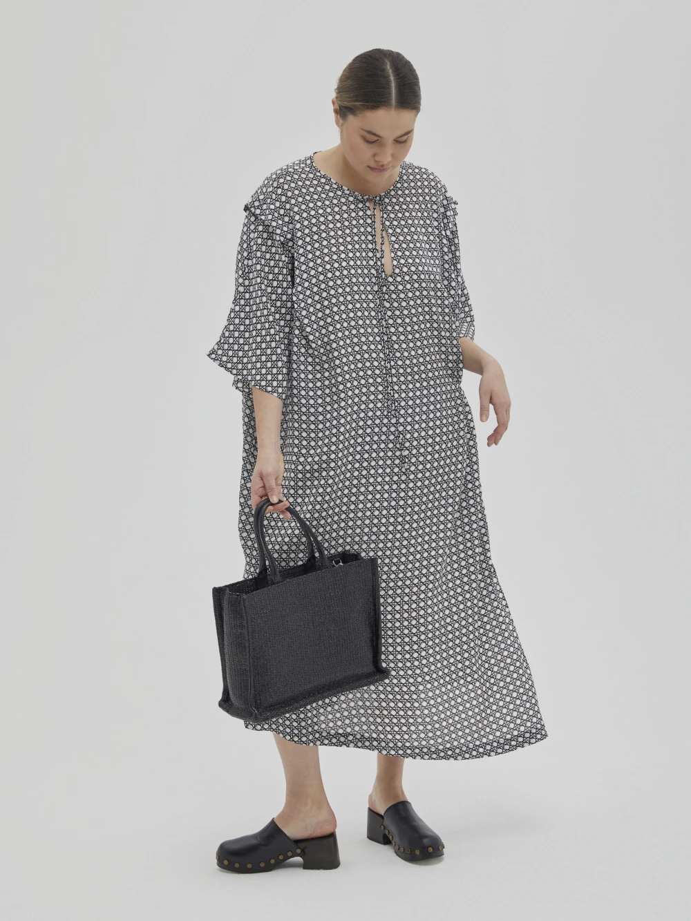 Платье Loka (Цвет Белый с узором, Размер S/M, Состав 60% вискоза, 40% хлопок)