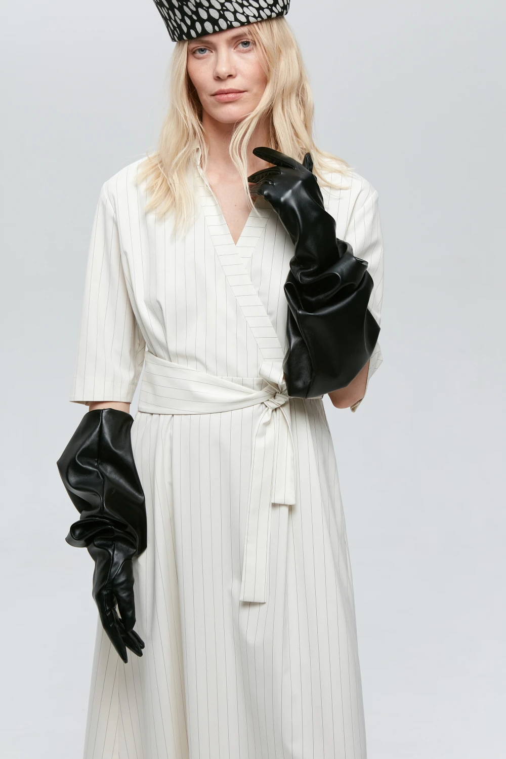 Платье Makovka (Цвет Молочный в полоску, Размер 44/S, Состав 69% Полиэстер, 30% Вискоза, 1% Эластан)