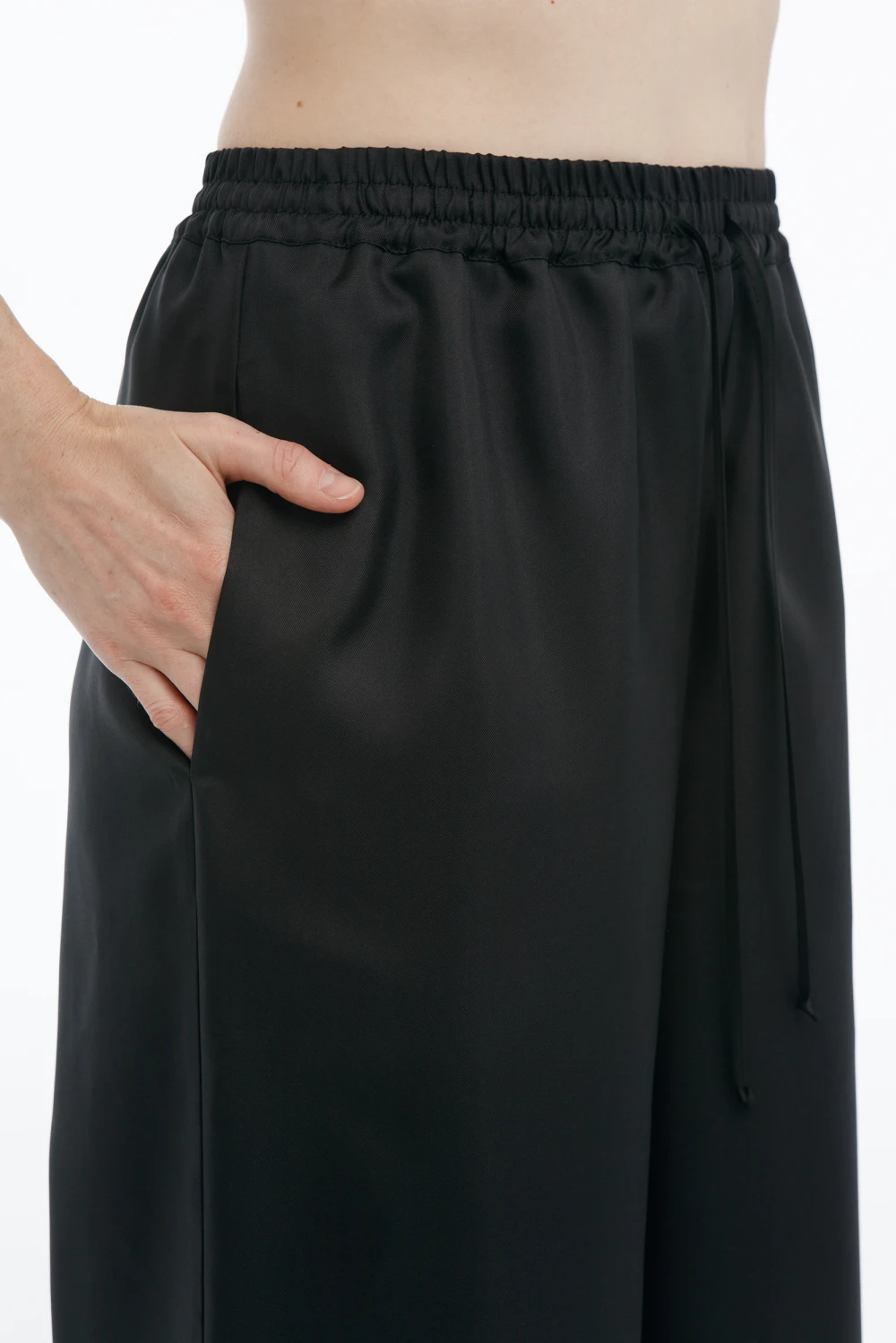 Брюки Alder (Цвет Чёрный, Размер 44/S, Состав 100% шёлк)